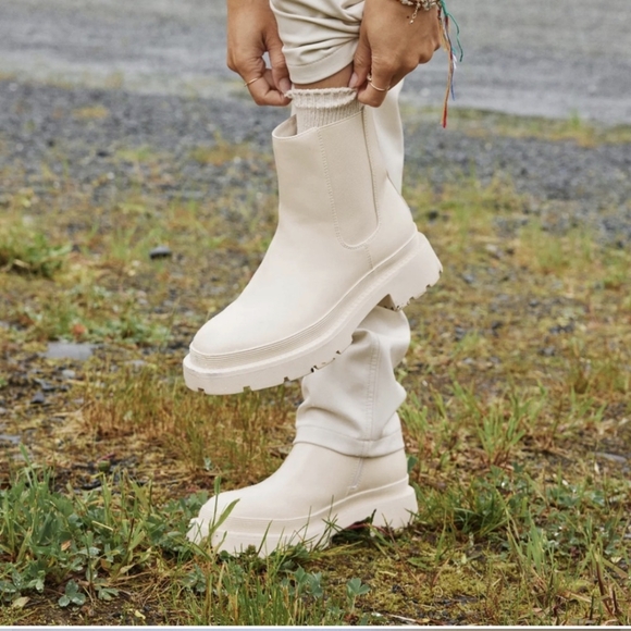 American Eagle Outfitters Shoes - American Eagle Cream Chelsea Boots